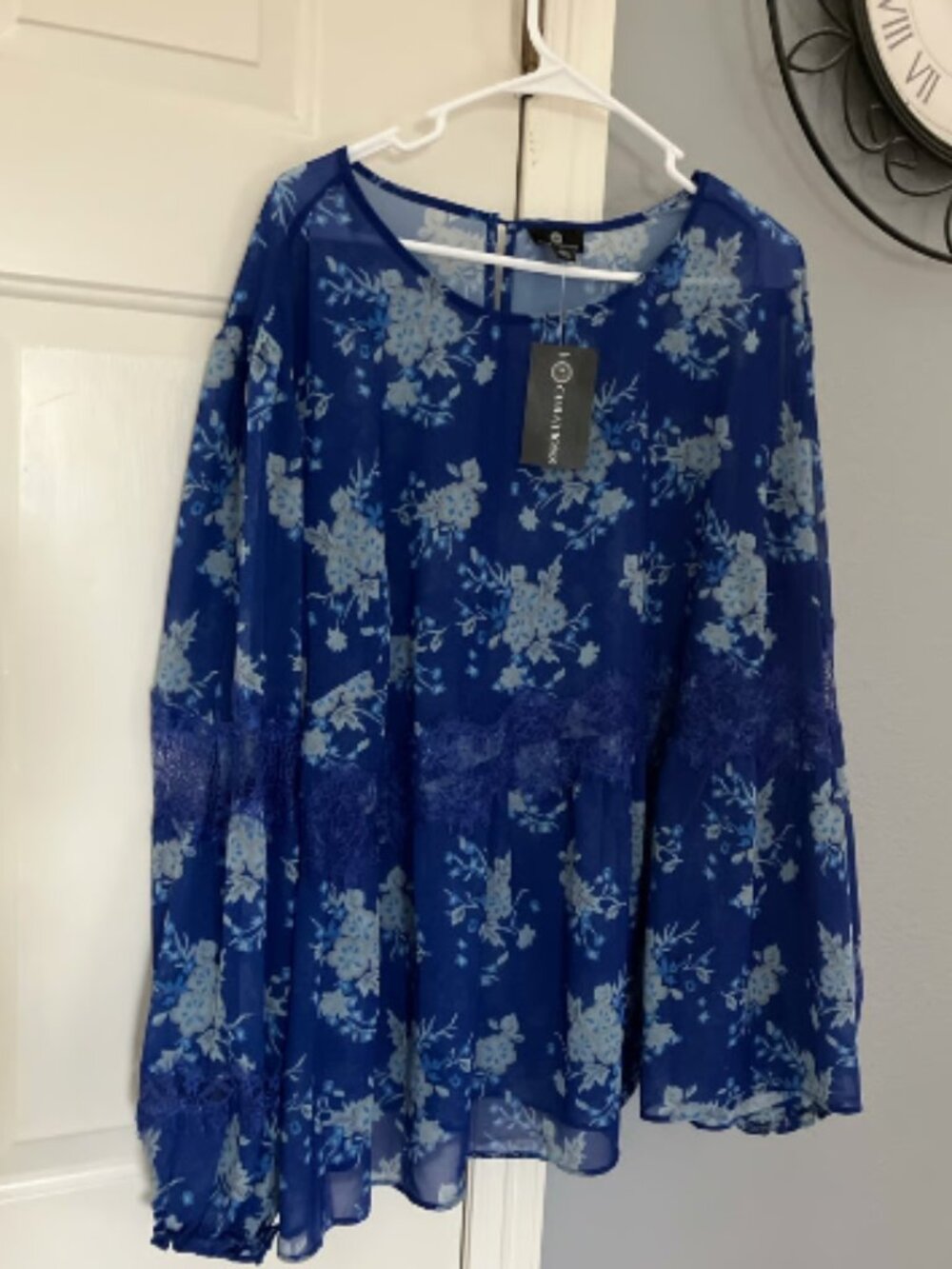 NWT Curations brand Size 3X Blue Floral Top